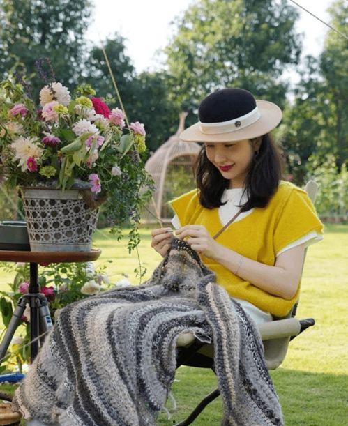 文案吃瓜网红怎么写吸引人,如何轻松吸引粉丝无数 第2张 文案吃瓜网红怎么写吸引人,如何轻松吸引粉丝无数 第2张